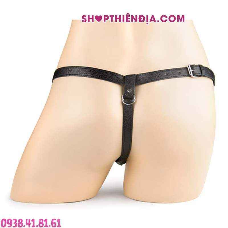 Cu giả có dây đeo size nhỏ 2 đầu ngược Gordis mặc vào ma nơ canh nhìn từ sau