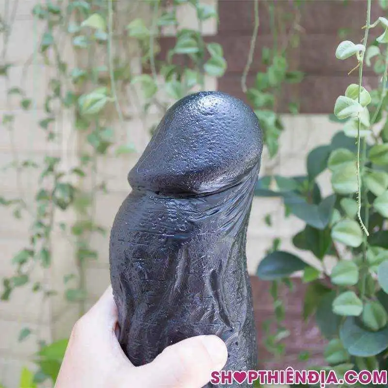 Phần đầu cu giả khổng lồ màu đen Titan