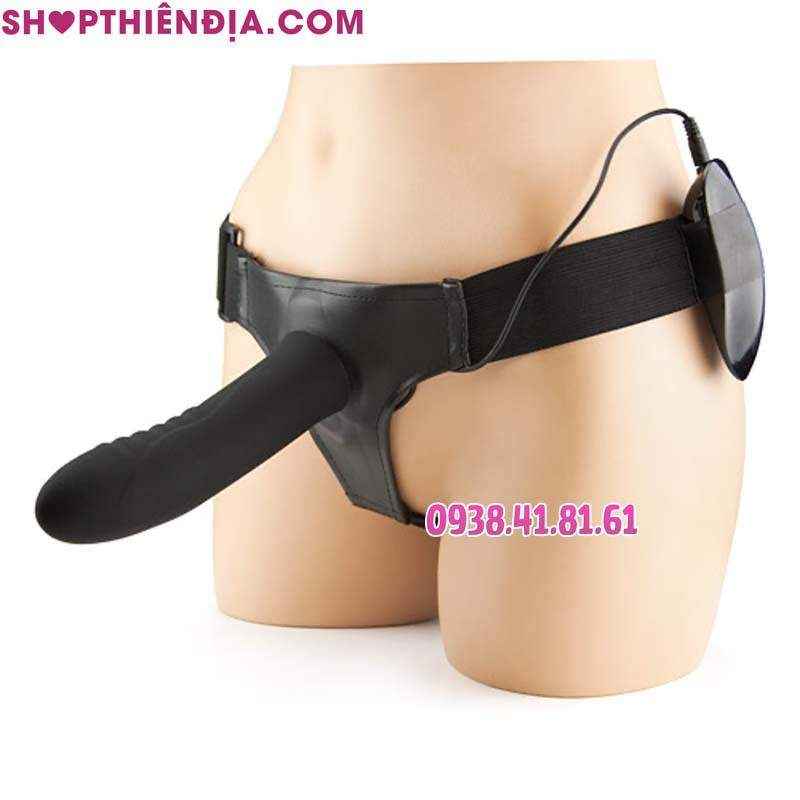 Cu giả silicon có dây đeo rỗng ruột Vito đeo vào ma nơ canh quay về phía trước
