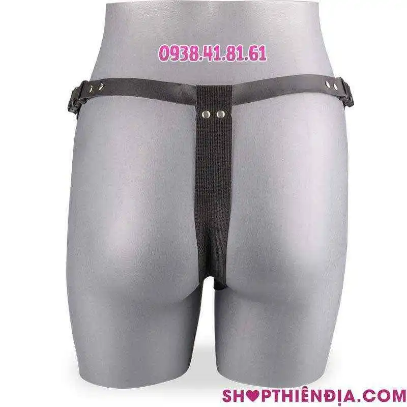 Dương vật giả có dây đeo giá rẻ không rung Harness mặc vào ma nơ canh, nhìn từ phía sau
