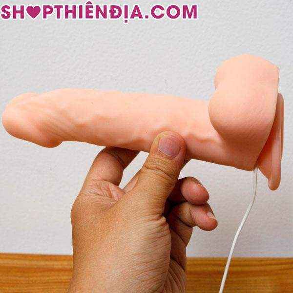 Dương vật giả hít tường thụt cực mạnh 04
