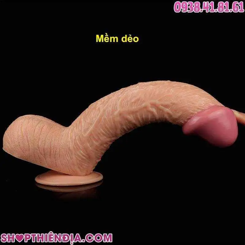 Dùng 1 ngón tay uốn cong dương vật giả loại khủng King Size Musclor