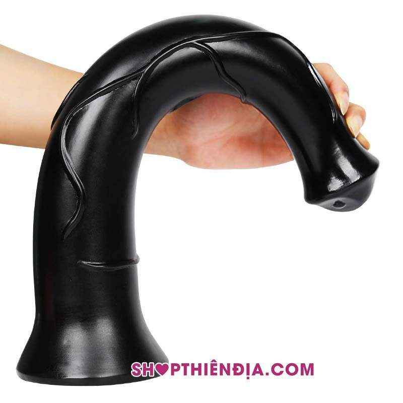 Uốn cong dương vật giả ngựa ô Shayne bằng 1 tay