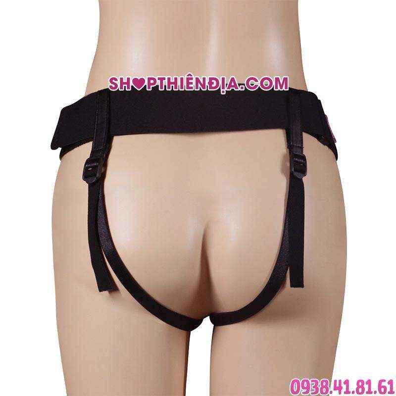 Dương vật giả rỗng siêu mềm Rodeo đeo vào ma nơ canh nhìn từ phía sau