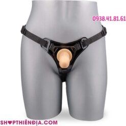 Dương vật giả có dây đeo size nhỏ Hickey mặc vào ma nơ canh, nhìn từ phía trước