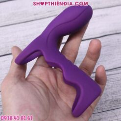 Mặt bên cạnh lồng dương vật có rung điều khiển từ xa Omy