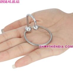 Vòng đeo đầu khấc kèm bi thông niệu đạo Stopper đặt trên lòng bàn tay