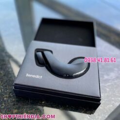 Vòng rung đôi kích thích tinh hoàn và đáy chậu Benedict nằm trong hộp