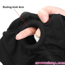 Lỗ gắn sextoy của quần short Packer
