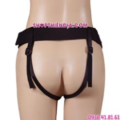 Dương vật giả rỗng siêu mềm Rodeo đeo vào ma nơ canh nhìn từ phía sau